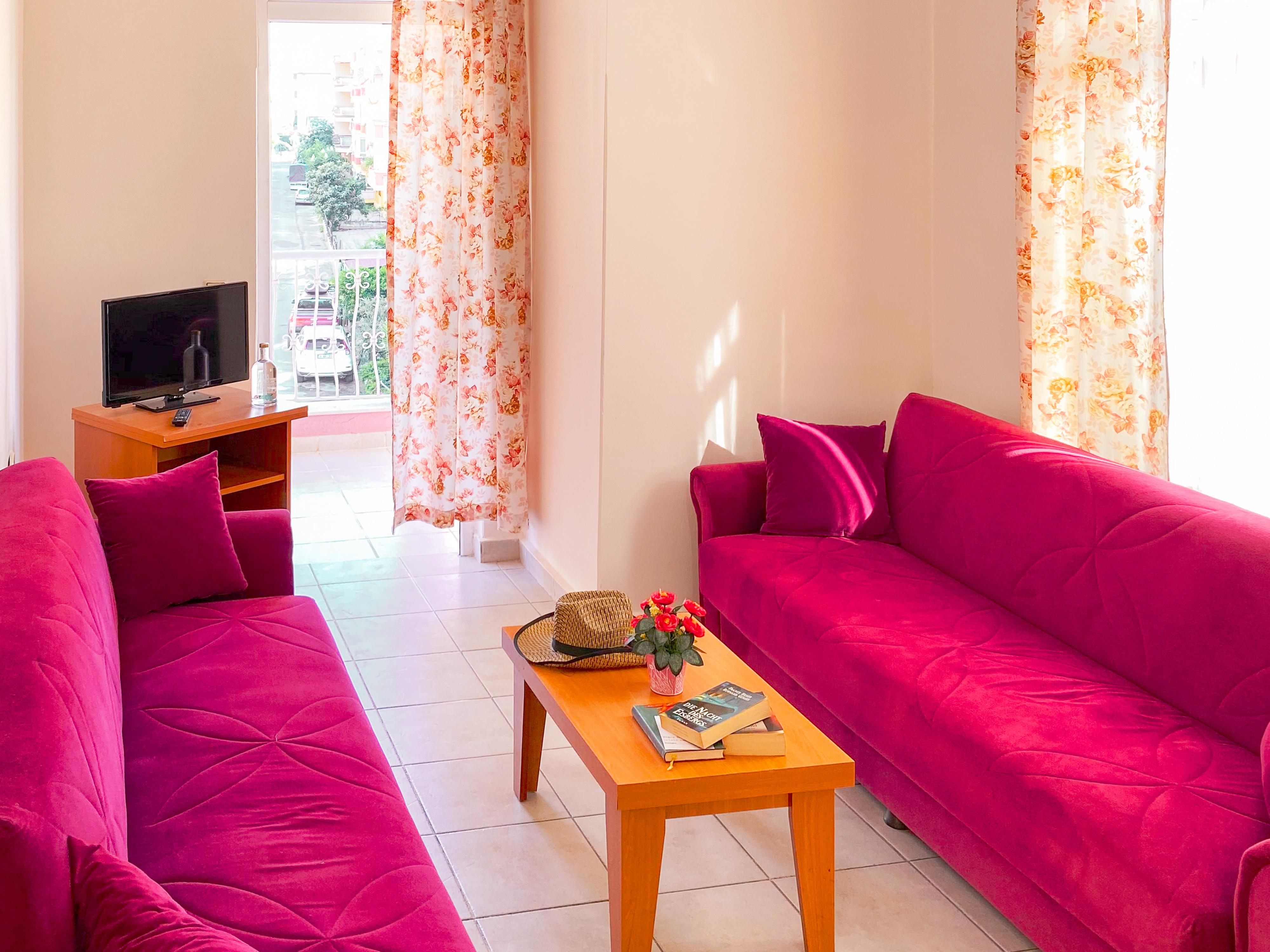 Bella Rose Hotel, מלון דירות אלאניה