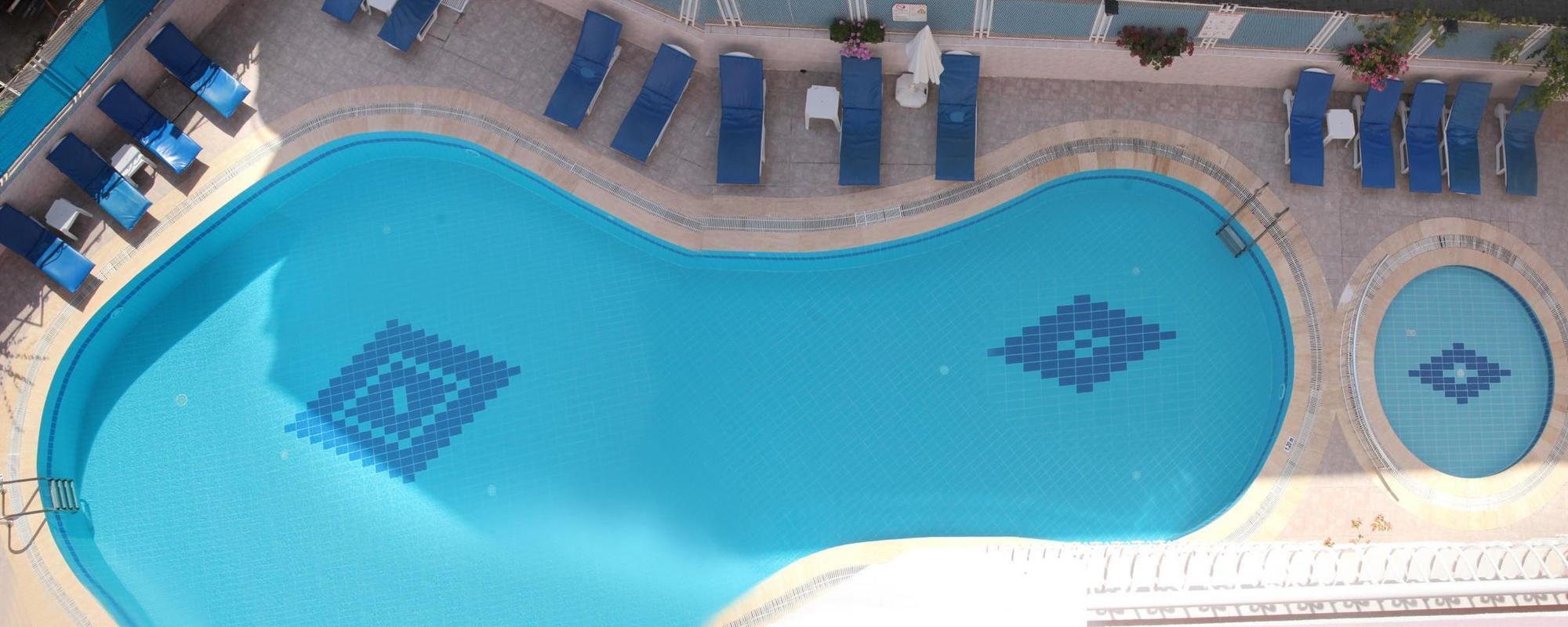 Bella Rose Hotel, מלון דירות אלאניה