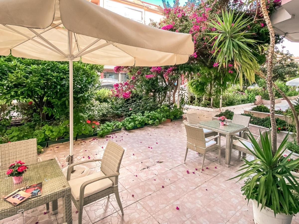 מלון דירות Bella Rose Hotel, אלאניה